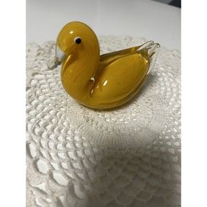 DYNASTY GALLERY Yellow Duck Glass Paperweight Figurine. Collectible 3”x5”x2.5”